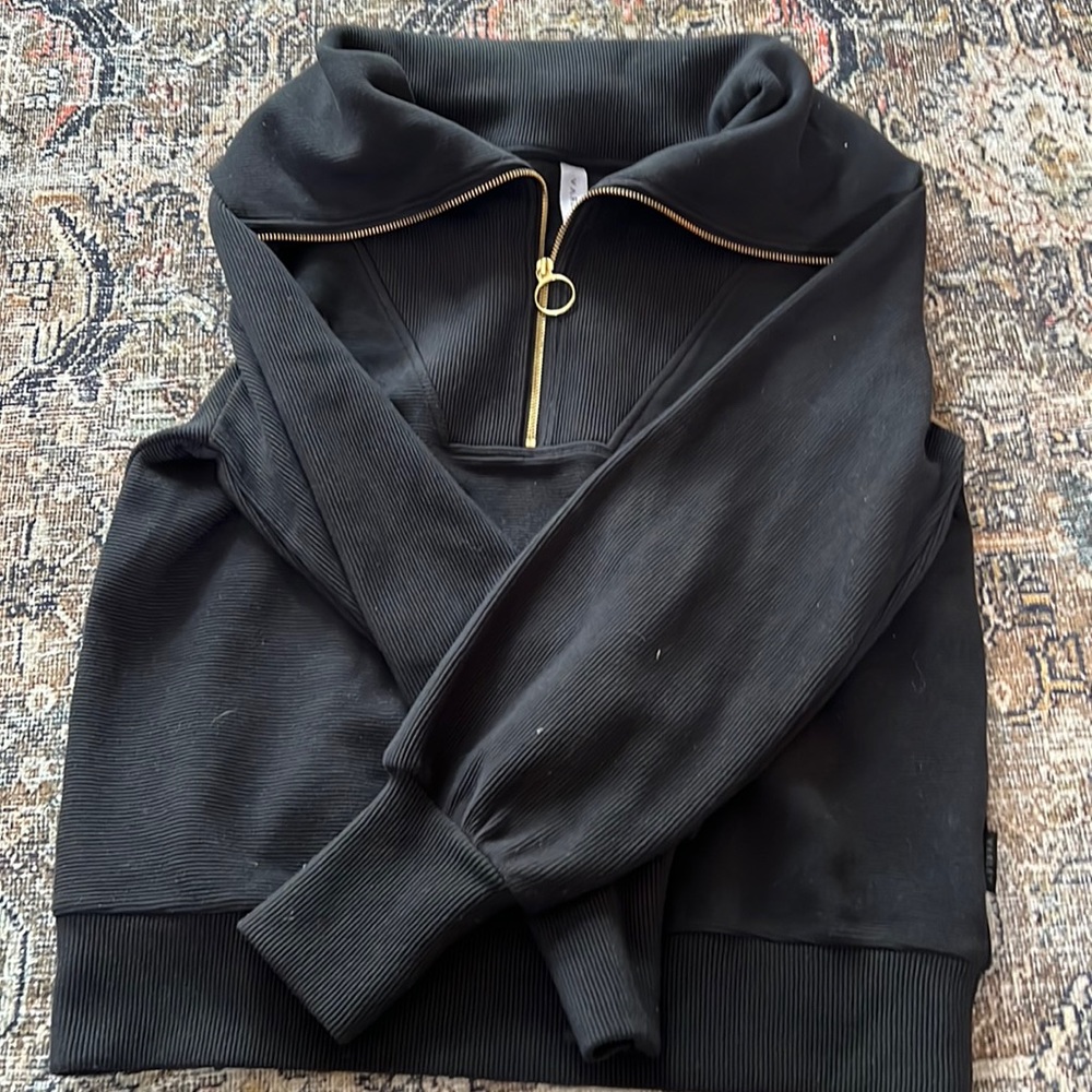 Varley pullover blk sz small